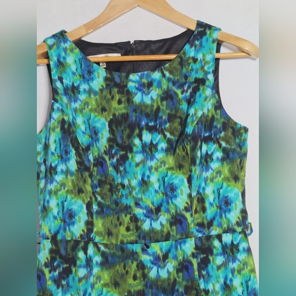 Evan Picone Blue and Green Sleeveless Stretch Floral Midi Dress - Picture 2 of 6